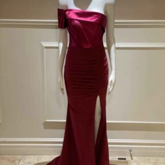 Portia and scarlett gown - Picture 2 of 2